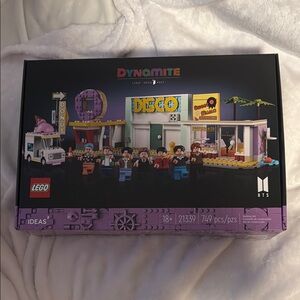 LEGO BTS Dynamite Set